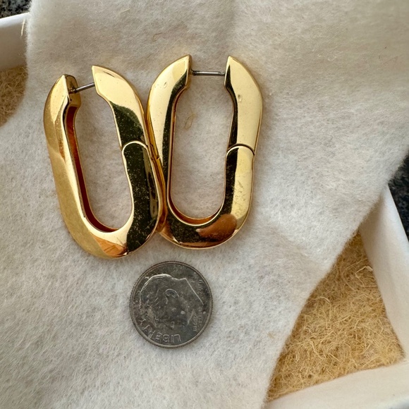 Jenny Bird Gold tone U-Link Earring - Picture 3 of 6